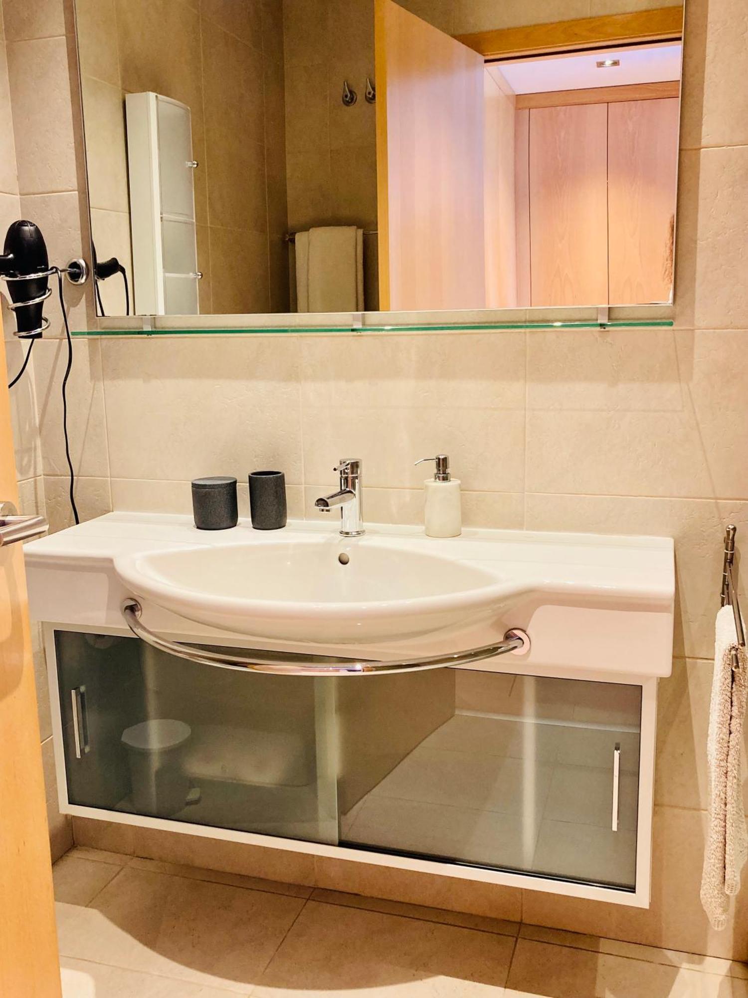 Apartamento Con Vistas Peralada Bagian luar foto